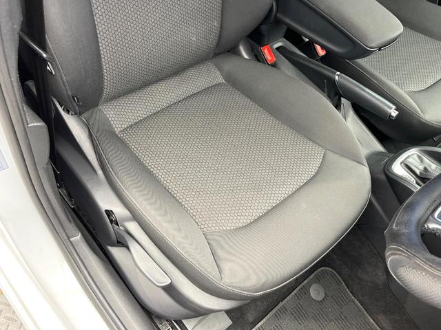 A1スポーツバック ピアニッシモエディション 後期モデル 125台限定特別仕様車 HIDヘッドライト ヘッドランプウォッシャー オートエアコン 前席シートヒーター アドバンスドキー パーキングシステム SSDナビ 地デジTV ETC車載器 禁煙シ(44枚目)