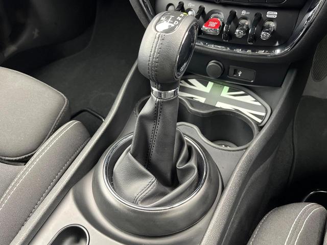 MINI クーパーS クラブマン ペッパーPKG アダプディブクルーズコントロール アダプディブLED オートライト リアビューカメラ 純正17インチアルミ Bluetooth再生 禁煙車(13枚目)