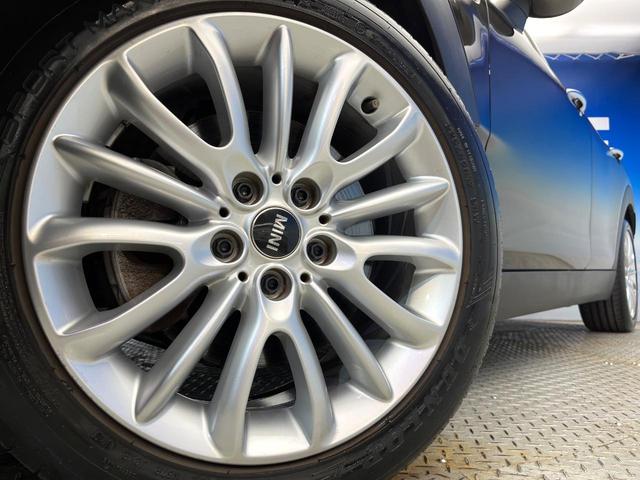 MINI クーパーS クラブマン ペッパーPKG アダプディブクルーズコントロール アダプディブLED オートライト リアビューカメラ 純正17インチアルミ Bluetooth再生 禁煙車(15枚目)