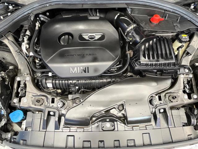 MINI クーパーS クラブマン ペッパーPKG アダプディブクルーズコントロール アダプディブLED オートライト リアビューカメラ 純正17インチアルミ Bluetooth再生 禁煙車(20枚目)