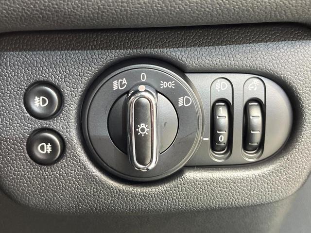 MINI クーパーS クラブマン ペッパーPKG アダプディブクルーズコントロール アダプディブLED オートライト リアビューカメラ 純正17インチアルミ Bluetooth再生 禁煙車(57枚目)