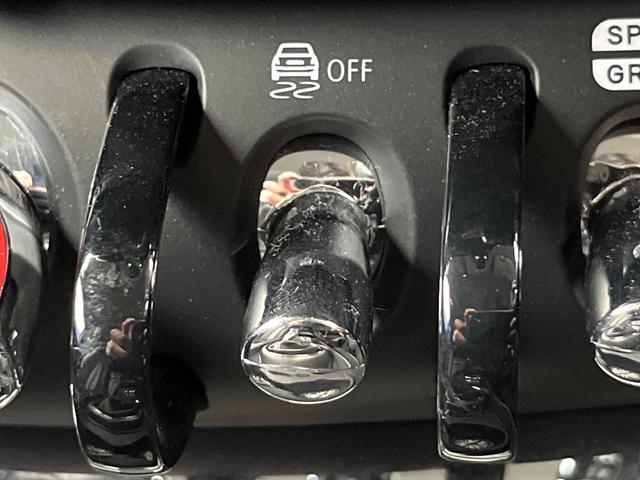 MINI クーパーS クラブマン ペッパーPKG アダプディブクルーズコントロール アダプディブLED オートライト リアビューカメラ 純正17インチアルミ Bluetooth再生 禁煙車(62枚目)