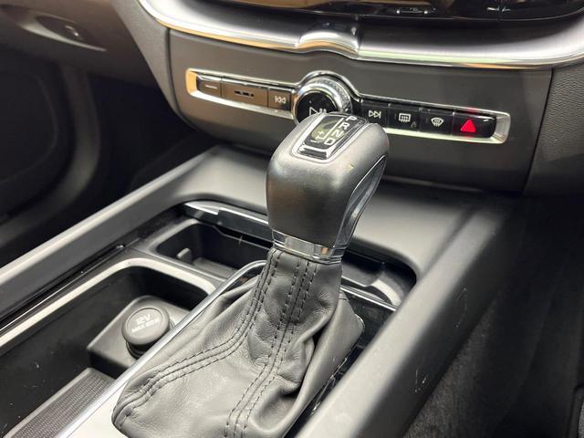 ●ＭＴモード付きＡＴ：通常は自動でおこなわれる変速（ギアチェンジ）をドライバーの操作によって意図的に変えられるシステムです。より一層普段のドライブをお楽しみいただけます！