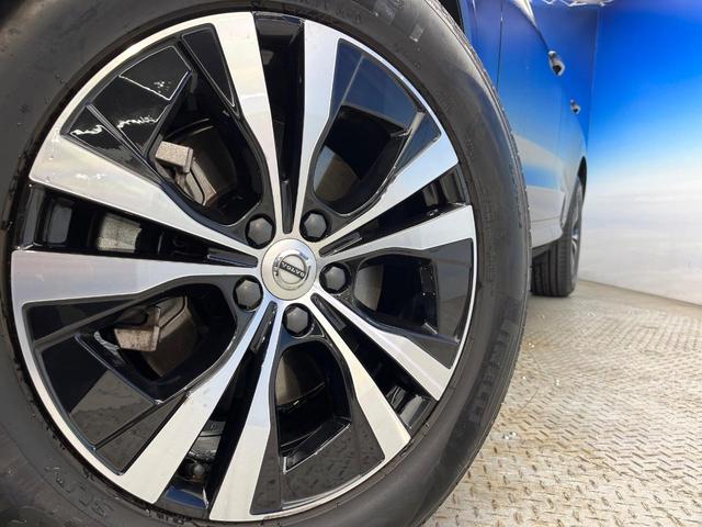 ●純正１８インチアルミホイール：輸入車ならではの卓越した走りを支えるホイールと足回りです！日本車の走りに慣れている方にもぜひ体感して頂きたいほど、高いレベルでまとまっています！