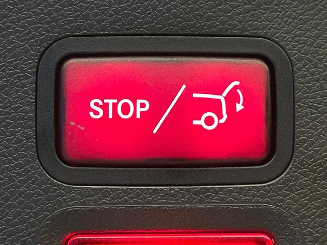 ●電動リアゲート：ワンタッチでリアゲートの開閉ができ、荷物などで両手が塞がっている状態でも簡単に開閉ができる便利機能です。