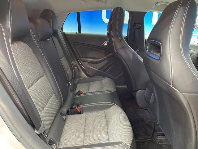 ●後部座席も気になるようなキズ・汚れやへたり等、大きなダメージはなく、良好な状態です。