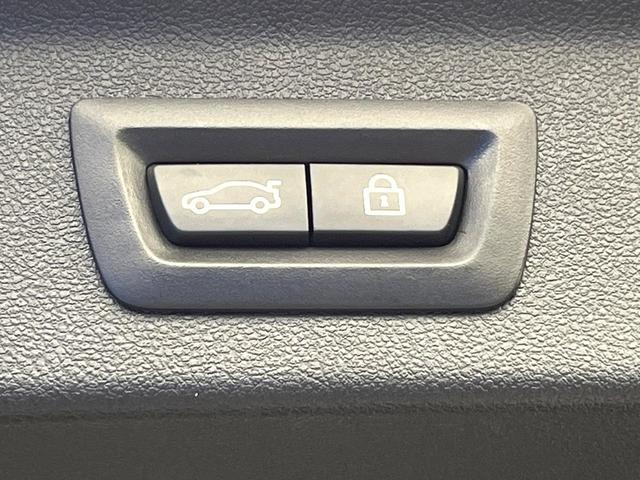 X3 xDrive 20d Mスポーツ 4WD ヘッドアップディスプレイ 全周囲カメラ パワーバックドア アダプディブクルーズ 純正19インチアルミ 前席パワーシート シートヒーター Bluetooth再生 ワンオーナー 禁煙車(8枚目)