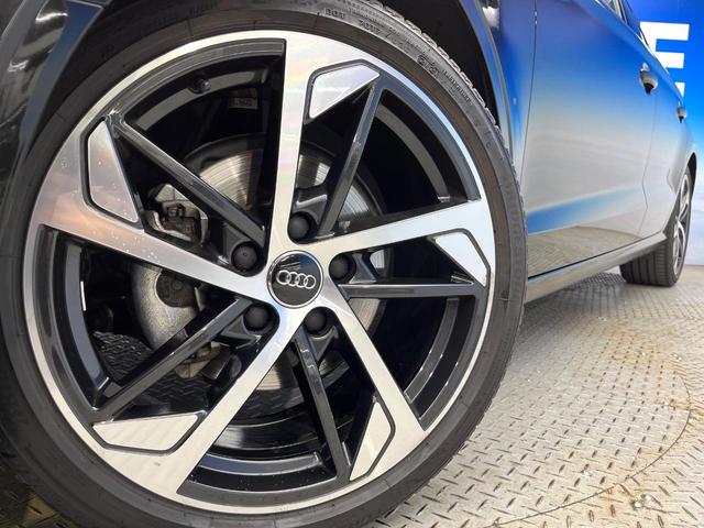 ●純正１８インチアルミホイール：輸入車ならではの卓越した走りを支えるホイールと足回りです！日本車の走りに慣れている方にもぜひ体感して頂きたいほど、高いレベルでまとまっています！