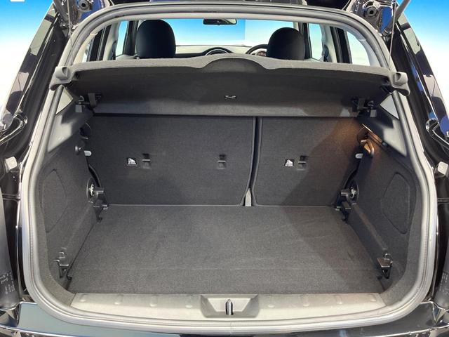 ＭＩＮＩ クーパーＳ　ライトＰＫＧ　アダプティブＬＥＤヘッドランプ　ＥＴＣ内蔵ルームミラー　デュアルオートエアコン　クルーズコントロール　純正ナビ　スマートキー　Ｂｌｕｅｔｏｏｔｈ　ＵＳＢ端子　禁煙車（13枚目）