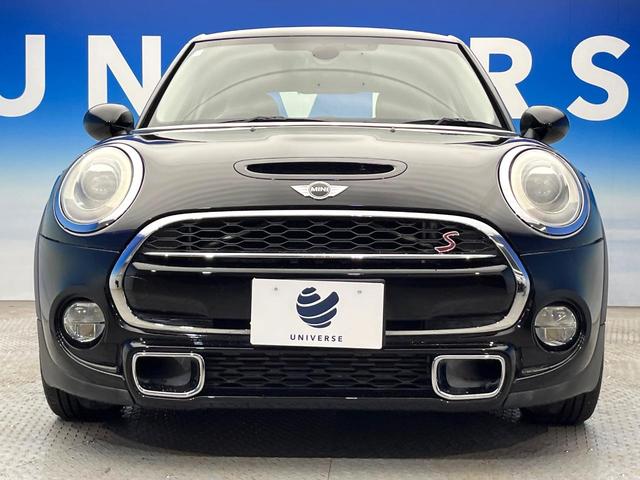 ＭＩＮＩ クーパーＳ　ライトＰＫＧ　アダプティブＬＥＤヘッドランプ　ＥＴＣ内蔵ルームミラー　デュアルオートエアコン　クルーズコントロール　純正ナビ　スマートキー　Ｂｌｕｅｔｏｏｔｈ　ＵＳＢ端子　禁煙車（16枚目）
