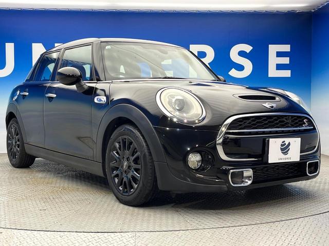 ＭＩＮＩ クーパーＳ　ライトＰＫＧ　アダプティブＬＥＤヘッドランプ　ＥＴＣ内蔵ルームミラー　デュアルオートエアコン　クルーズコントロール　純正ナビ　スマートキー　Ｂｌｕｅｔｏｏｔｈ　ＵＳＢ端子　禁煙車（18枚目）