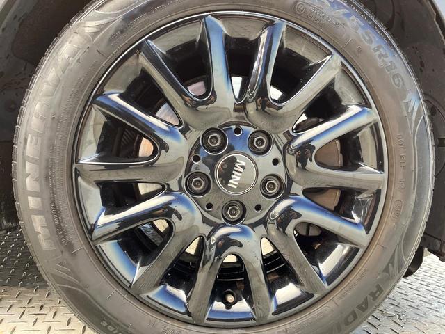 ＭＩＮＩ クーパーＳ　ライトＰＫＧ　アダプティブＬＥＤヘッドランプ　ＥＴＣ内蔵ルームミラー　デュアルオートエアコン　クルーズコントロール　純正ナビ　スマートキー　Ｂｌｕｅｔｏｏｔｈ　ＵＳＢ端子　禁煙車（29枚目）