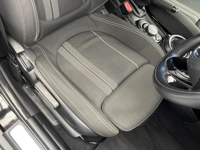 ＭＩＮＩ クーパーＳ　ライトＰＫＧ　アダプティブＬＥＤヘッドランプ　ＥＴＣ内蔵ルームミラー　デュアルオートエアコン　クルーズコントロール　純正ナビ　スマートキー　Ｂｌｕｅｔｏｏｔｈ　ＵＳＢ端子　禁煙車（43枚目）