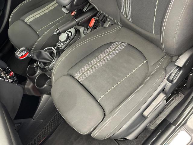 ＭＩＮＩ クーパーＳ　ライトＰＫＧ　アダプティブＬＥＤヘッドランプ　ＥＴＣ内蔵ルームミラー　デュアルオートエアコン　クルーズコントロール　純正ナビ　スマートキー　Ｂｌｕｅｔｏｏｔｈ　ＵＳＢ端子　禁煙車（44枚目）