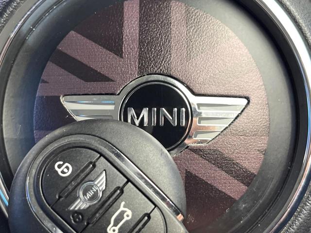 ＭＩＮＩ クーパーＳ　ライトＰＫＧ　アダプティブＬＥＤヘッドランプ　ＥＴＣ内蔵ルームミラー　デュアルオートエアコン　クルーズコントロール　純正ナビ　スマートキー　Ｂｌｕｅｔｏｏｔｈ　ＵＳＢ端子　禁煙車（55枚目）