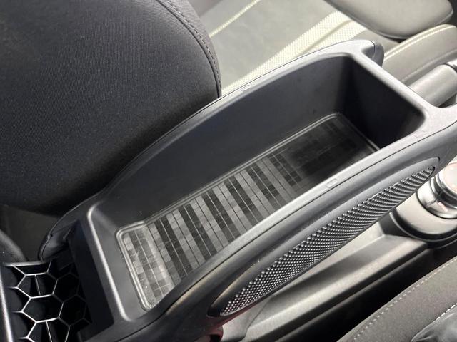 ＭＩＮＩ クーパーＳ　ライトＰＫＧ　アダプティブＬＥＤヘッドランプ　ＥＴＣ内蔵ルームミラー　デュアルオートエアコン　クルーズコントロール　純正ナビ　スマートキー　Ｂｌｕｅｔｏｏｔｈ　ＵＳＢ端子　禁煙車（61枚目）