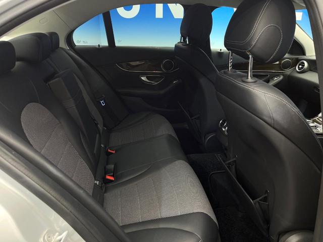 Ｃクラス Ｃ２００アバンギャルド　ベーシックＰＫＧ　レーダーセーフティＰＫＧ　ハーフレザーシート　前席シートヒーター　運転席メモリー付パワーシート　オートマチックハイビーム　プライバシーガラス　純正ナビ　バックカメラ　地デジＴＶ　禁煙（10枚目）