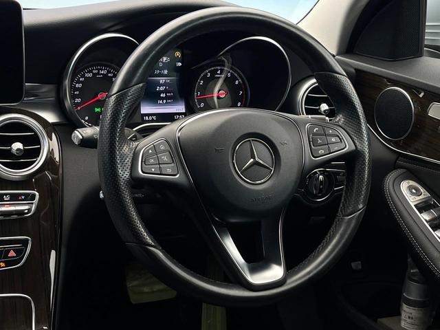 Ｃクラス Ｃ２００アバンギャルド　ベーシックＰＫＧ　レーダーセーフティＰＫＧ　ハーフレザーシート　前席シートヒーター　運転席メモリー付パワーシート　オートマチックハイビーム　プライバシーガラス　純正ナビ　バックカメラ　地デジＴＶ　禁煙（11枚目）