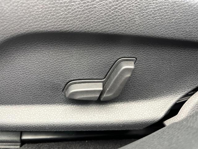 Ｃクラス Ｃ２００アバンギャルド　ベーシックＰＫＧ　レーダーセーフティＰＫＧ　ハーフレザーシート　前席シートヒーター　運転席メモリー付パワーシート　オートマチックハイビーム　プライバシーガラス　純正ナビ　バックカメラ　地デジＴＶ　禁煙（59枚目）