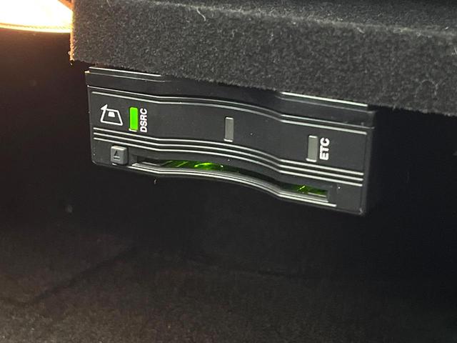 Ｃクラス Ｃ２００アバンギャルド　ベーシックＰＫＧ　レーダーセーフティＰＫＧ　ハーフレザーシート　前席シートヒーター　運転席メモリー付パワーシート　オートマチックハイビーム　プライバシーガラス　純正ナビ　バックカメラ　地デジＴＶ　禁煙（63枚目）