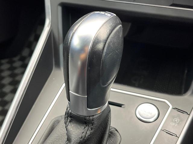 ポロ ＴＳＩ　Ｒライン　セーフティＰＫＧ　ディスカバープロＰＫＧ　テクノロジーＰＫＧ　バックカメラ　アダプティブクルーズコントロール　ＬＥＤヘッドランプ　スポーツサスペンション　レインセンサー　デュアルオートエアコン　禁煙車（12枚目）