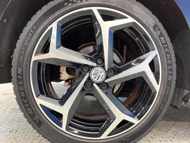 ポロ ＴＳＩ　Ｒライン　セーフティＰＫＧ　ディスカバープロＰＫＧ　テクノロジーＰＫＧ　バックカメラ　アダプティブクルーズコントロール　ＬＥＤヘッドランプ　スポーツサスペンション　レインセンサー　デュアルオートエアコン　禁煙車（31枚目）