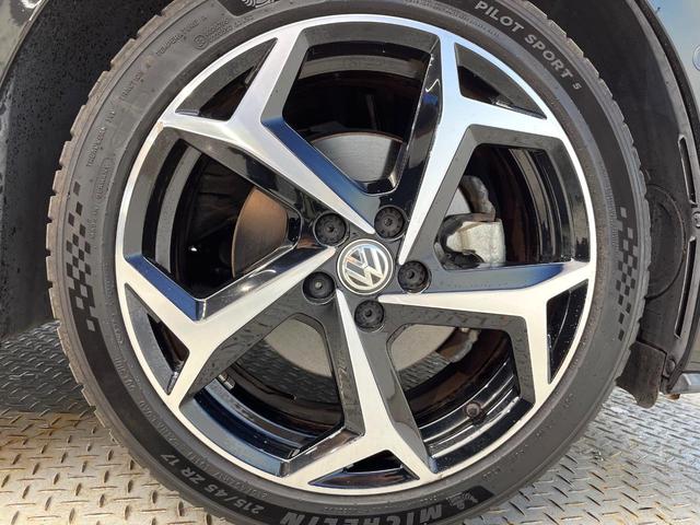 ポロ ＴＳＩ　Ｒライン　セーフティＰＫＧ　ディスカバープロＰＫＧ　テクノロジーＰＫＧ　バックカメラ　アダプティブクルーズコントロール　ＬＥＤヘッドランプ　スポーツサスペンション　レインセンサー　デュアルオートエアコン　禁煙車（32枚目）