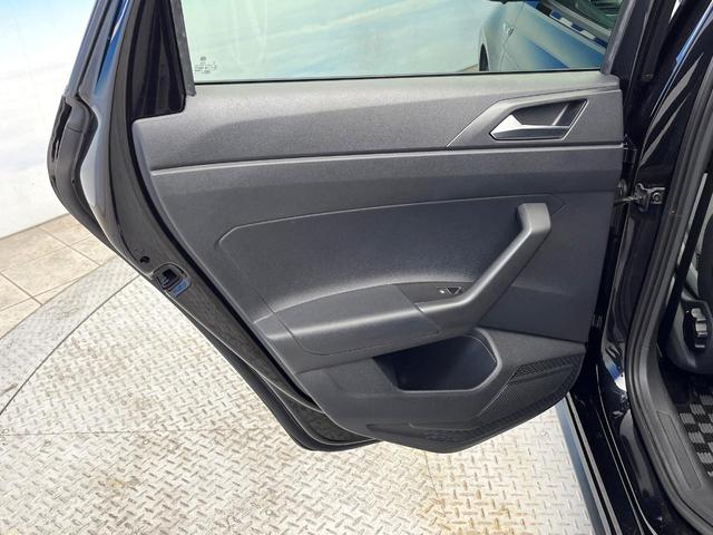 ポロ ＴＳＩ　Ｒライン　セーフティＰＫＧ　ディスカバープロＰＫＧ　テクノロジーＰＫＧ　バックカメラ　アダプティブクルーズコントロール　ＬＥＤヘッドランプ　スポーツサスペンション　レインセンサー　デュアルオートエアコン　禁煙車（38枚目）