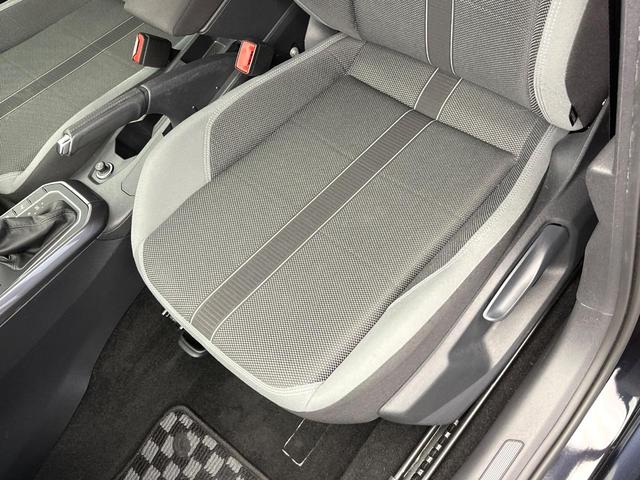 ポロ ＴＳＩ　Ｒライン　セーフティＰＫＧ　ディスカバープロＰＫＧ　テクノロジーＰＫＧ　バックカメラ　アダプティブクルーズコントロール　ＬＥＤヘッドランプ　スポーツサスペンション　レインセンサー　デュアルオートエアコン　禁煙車（41枚目）