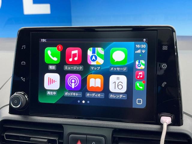 ベルランゴ シャイン　ワンオーナー　マルチパノラミックルーフ　ＡＰＰＬＥＣＡＲＰＬＡＹ　バックカメラ　後席３席独立シート　後席サンブラインド　スマートフォンワイヤレスチャージング　デュアルオートエアコン　禁煙車（5枚目）