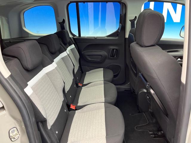 ベルランゴ シャイン　ワンオーナー　マルチパノラミックルーフ　ＡＰＰＬＥＣＡＲＰＬＡＹ　バックカメラ　後席３席独立シート　後席サンブラインド　スマートフォンワイヤレスチャージング　デュアルオートエアコン　禁煙車（10枚目）