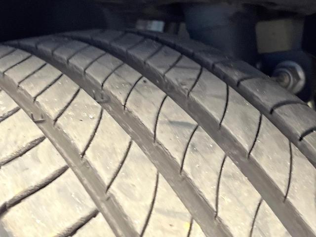 ベルランゴ シャイン　ワンオーナー　マルチパノラミックルーフ　ＡＰＰＬＥＣＡＲＰＬＡＹ　バックカメラ　後席３席独立シート　後席サンブラインド　スマートフォンワイヤレスチャージング　デュアルオートエアコン　禁煙車（23枚目）