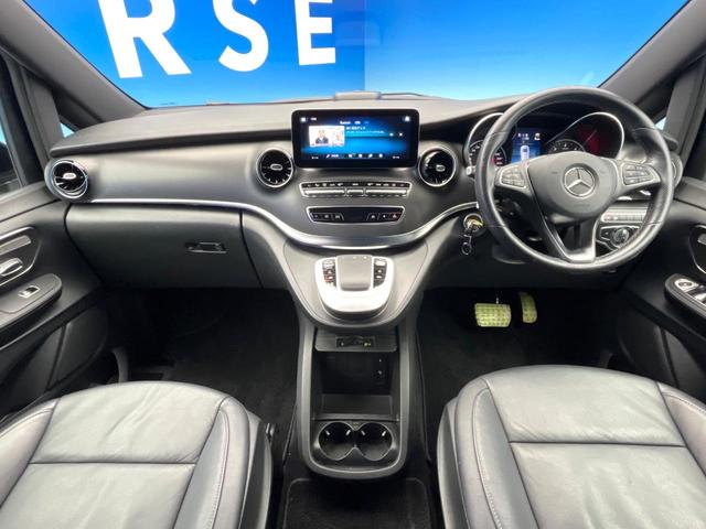 Ｖクラス Ｖ２２０ｄ　アバンギャルド　ＡＭＧライン　レーダーセーフティパッケージ　両側パワースライドドア　パワーバックドア　フリップダウンモニター　黒革シート　前席メモリー機能付パワーシート　前席シートヒーター　全周囲カメラ　ＬＥＤヘッドランプ　禁煙車（2枚目）
