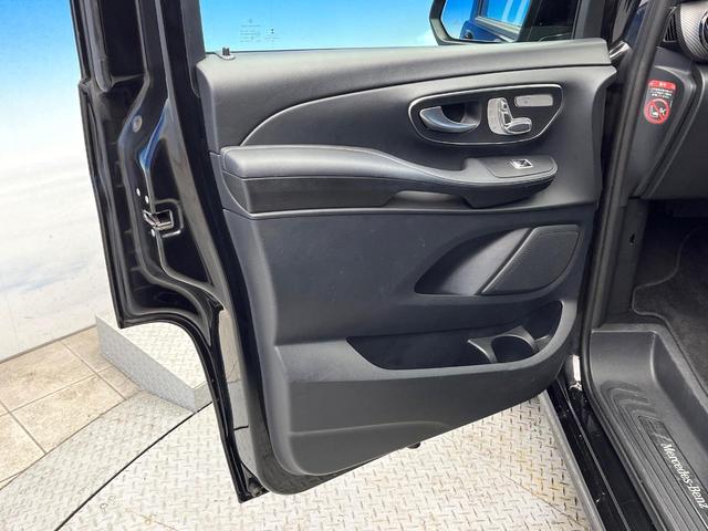 Ｖクラス Ｖ２２０ｄ　アバンギャルド　ＡＭＧライン　レーダーセーフティパッケージ　両側パワースライドドア　パワーバックドア　フリップダウンモニター　黒革シート　前席メモリー機能付パワーシート　前席シートヒーター　全周囲カメラ　ＬＥＤヘッドランプ　禁煙車（40枚目）