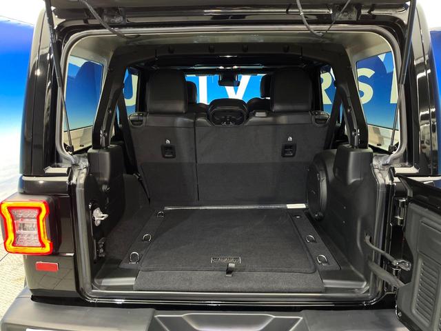 ジープ・ラングラーアンリミテッド サハラ ワンオーナー レーダークルーズコントロール 黒革シート 前席シートヒーター ダウンヒルアシスト デュアルオートエアコン バックカメラ 衝突軽減システム コーナーセンサー オートライト フルセグ 禁煙車(13枚目)