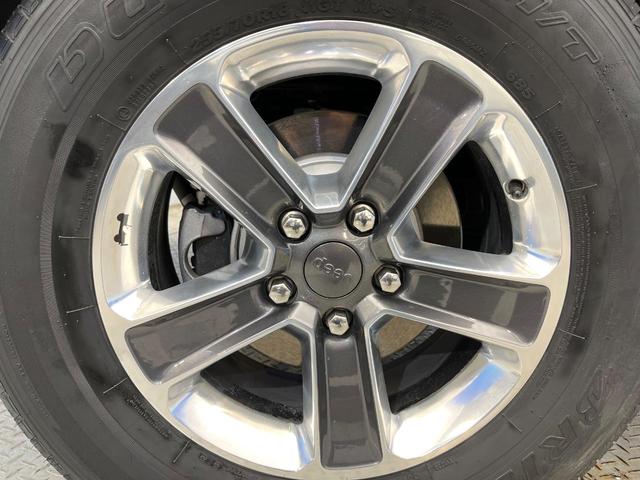 ジープ・ラングラーアンリミテッド サハラ ワンオーナー レーダークルーズコントロール 黒革シート 前席シートヒーター ダウンヒルアシスト デュアルオートエアコン バックカメラ 衝突軽減システム コーナーセンサー オートライト フルセグ 禁煙車(25枚目)