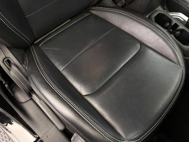 ジープ・ラングラーアンリミテッド サハラ ワンオーナー レーダークルーズコントロール 黒革シート 前席シートヒーター ダウンヒルアシスト デュアルオートエアコン バックカメラ 衝突軽減システム コーナーセンサー オートライト フルセグ 禁煙車(35枚目)