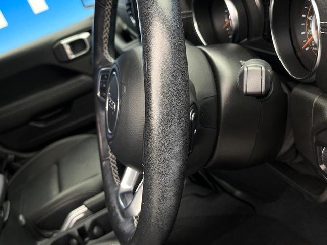 ジープ・ラングラーアンリミテッド サハラ ワンオーナー レーダークルーズコントロール 黒革シート 前席シートヒーター ダウンヒルアシスト デュアルオートエアコン バックカメラ 衝突軽減システム コーナーセンサー オートライト フルセグ 禁煙車(47枚目)