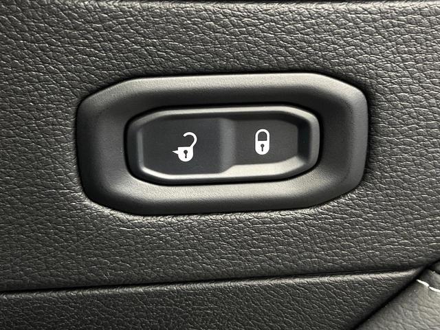 ジープ・ラングラーアンリミテッド サハラ ワンオーナー レーダークルーズコントロール 黒革シート 前席シートヒーター ダウンヒルアシスト デュアルオートエアコン バックカメラ 衝突軽減システム コーナーセンサー オートライト フルセグ 禁煙車(55枚目)