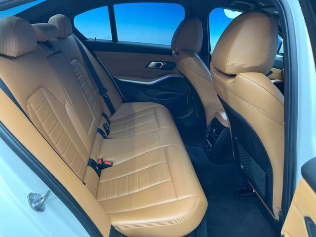 3シリーズ 320d xDrive Mスポーツ ハイラインパッケージ コンフォートパッケージ ブラウン革シート 全周囲カメラ ドライビングアシストプロフェッショナル アクティブクルーズコントロール 禁煙車 前席シートヒーター 前席パワーシート(10枚目)