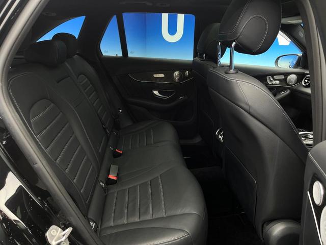 ●後部座席も気になるようなキズ・汚れやへたり等、大きなダメージはなく、良好な状態です。