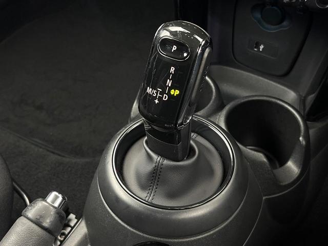 ●シフトノブの使用感も少なく、良好な状態です。