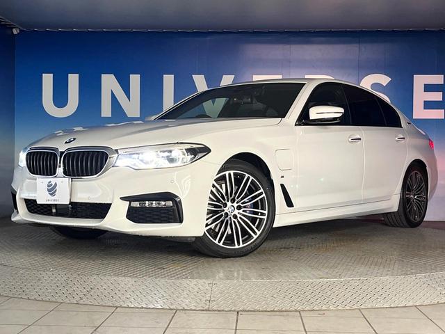 ●ＬＥＤヘッドライト：夜間走行時も良好な視界を確保し安心して運転できる高輝度ＬＥＤヘッドライトを装備！点灯速度が早く、消費電力も抑えられています。