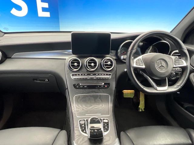 ＧＬＣ ＧＬＣ４３　４マチック　エクスクルーシブＰＫＧ　パノラミックスライディングルーフ　全周囲カメラ　ブルメスターサウンド　革シート　全席シートヒーター　ヘッドアップディスプレイ　パワーバックドア　純正２０インチＡＷ　４ＷＤ　禁煙（2枚目）