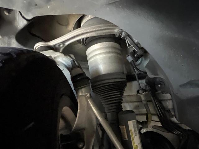 ＧＬＣ ＧＬＣ４３　４マチック　エクスクルーシブＰＫＧ　パノラミックスライディングルーフ　全周囲カメラ　ブルメスターサウンド　革シート　全席シートヒーター　ヘッドアップディスプレイ　パワーバックドア　純正２０インチＡＷ　４ＷＤ　禁煙（24枚目）