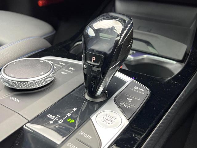 ���l�s���[�h�t���`�s�F�ʏ�͎����ł����Ȃ���ϑ��i�M�A�`�F���W�j���h���C�o�[�̑���ɂ���ĈӐ}�I�ɕς�����V�X�e���ł��B����w���i�̃h���C�u�����y���݂��������܂��I