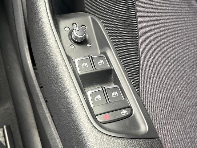 Ａ３ スポーツバック１．４ＴＦＳＩ　後期モデル　セーフティパッケージ　コンビニエンスパッケージ　ナビゲーションパッケージ　バーチャルコックピット　アダプティブクルーズコントロール　ＨＩＤヘッドライト　オートライト　デュアルオートエアコン（37枚目）