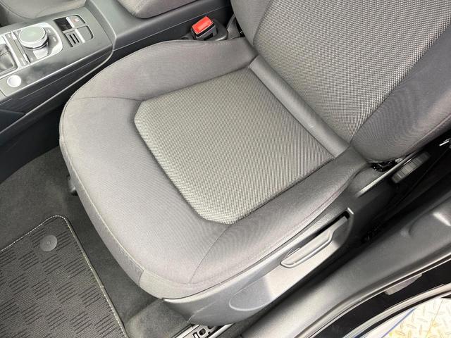 Ａ３ スポーツバック１．４ＴＦＳＩ　後期モデル　セーフティパッケージ　コンビニエンスパッケージ　ナビゲーションパッケージ　バーチャルコックピット　アダプティブクルーズコントロール　ＨＩＤヘッドライト　オートライト　デュアルオートエアコン（42枚目）