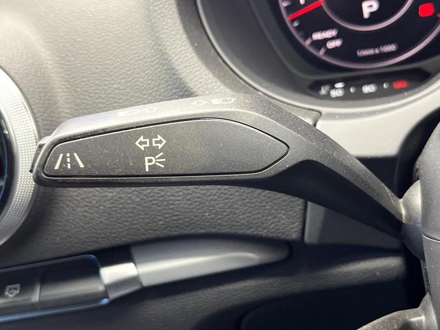 Ａ３ スポーツバック１．４ＴＦＳＩ　後期モデル　セーフティパッケージ　コンビニエンスパッケージ　ナビゲーションパッケージ　バーチャルコックピット　アダプティブクルーズコントロール　ＨＩＤヘッドライト　オートライト　デュアルオートエアコン（50枚目）