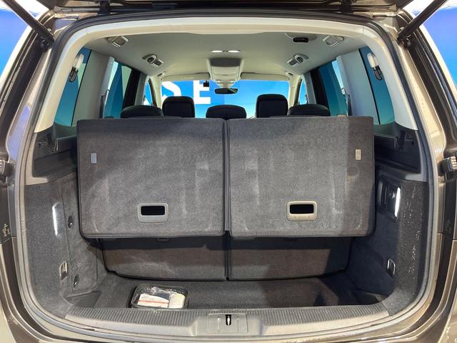 シャラン ＴＳＩ　ハイライン　ナビゲーションシステムＰＫＧ　アダプティブクルーズコントロール　ハーフレザーシート　前席シートヒーター　パワーバックドア　バックカメラ　ＨＩＤヘッドライト　ヘッドランプウォッシャー　ワンオーナー　禁煙（13枚目）